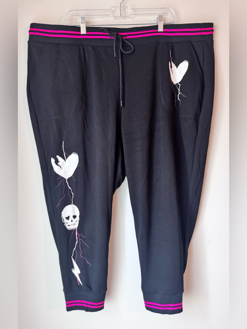 Lovesick women’s Joggers White Skull & Heart Pink Lightning Trim 4X plus size